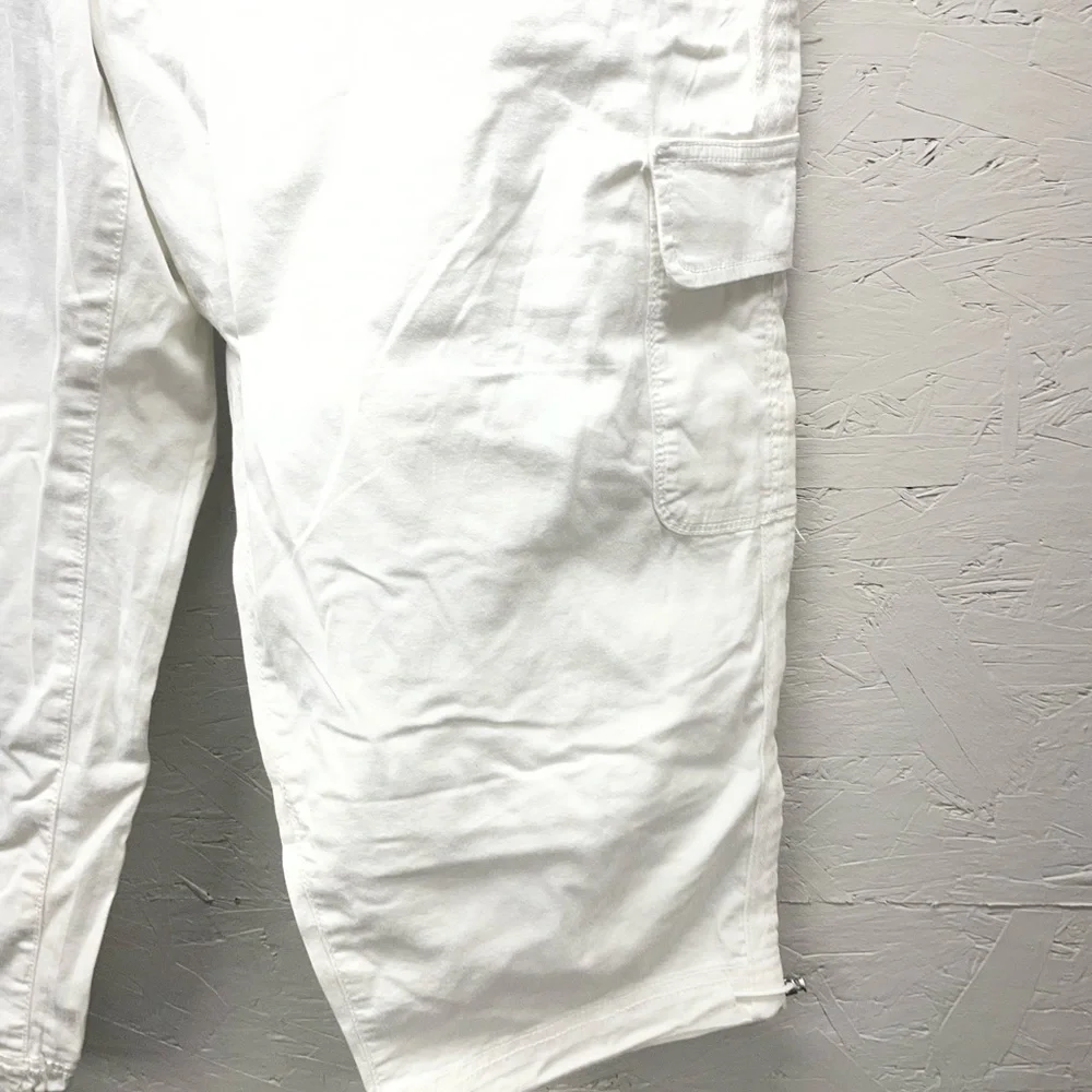 Time and Tru White Cargo Capri Pants - Picture 3 of 14